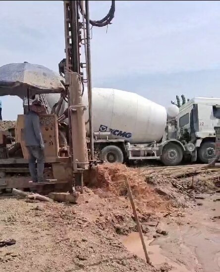 黄州区岩石井施工